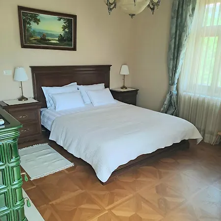 Bella Vista Apartment *