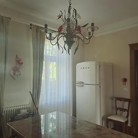 Bella Vista Apartment *